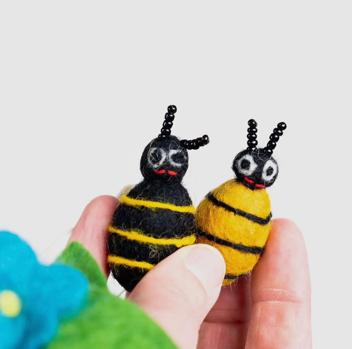 Bee Hive Wool Baby Mobile – A Buzzing Touch for the Nursery