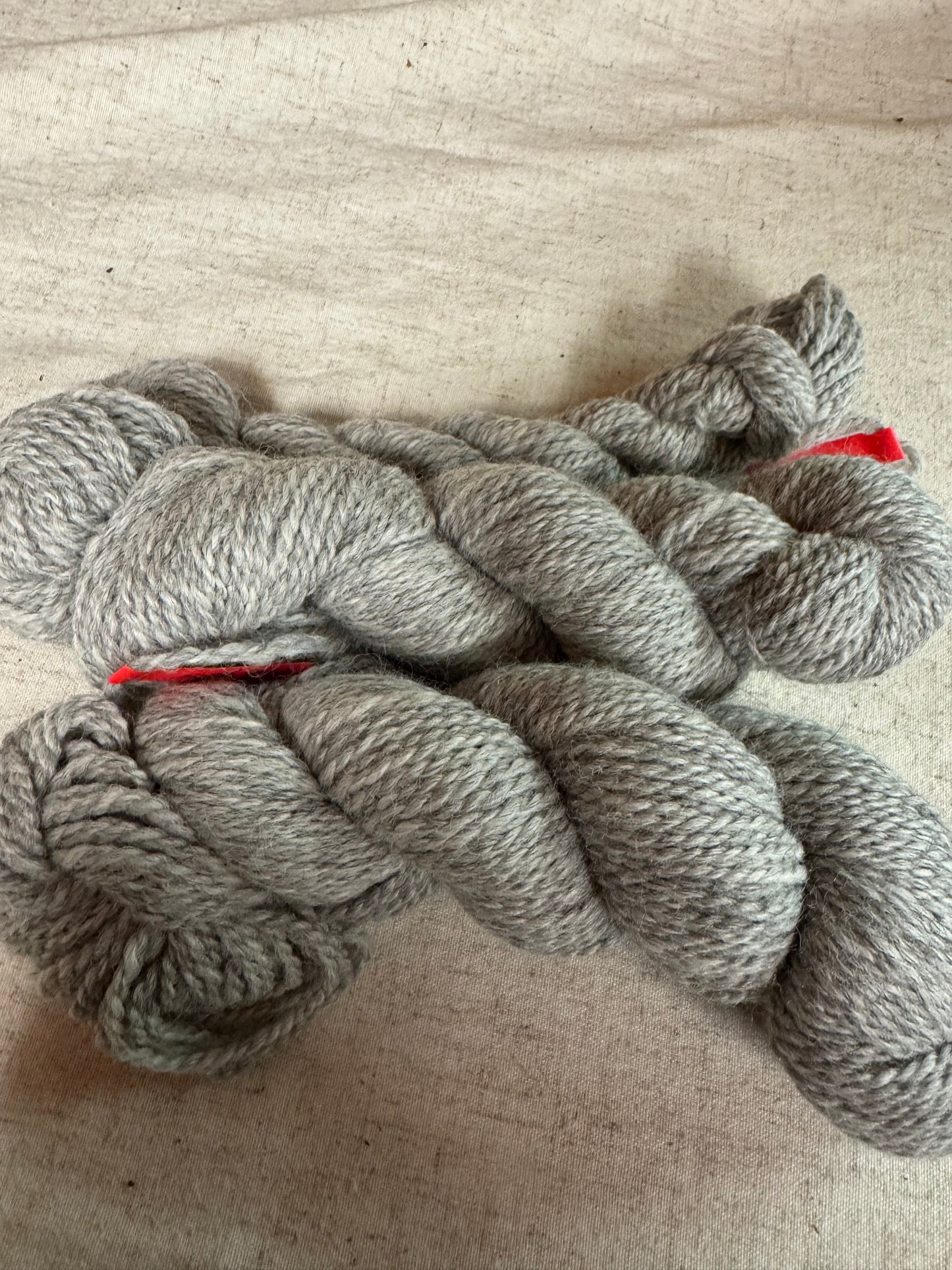 Yarn skein Worsted (Graycie) 100% Alpaca Gray 2-ply worsted wt 162 yds