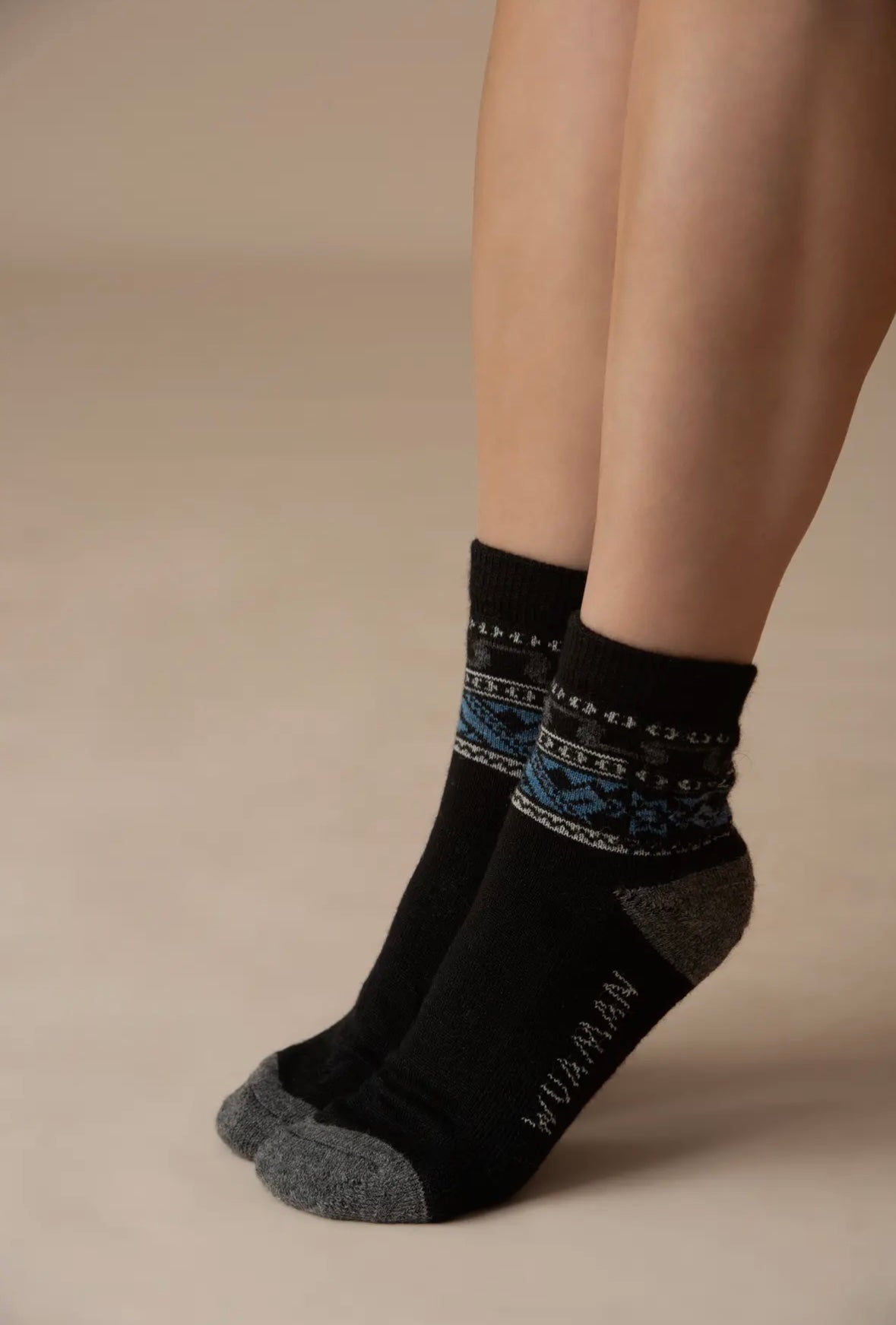 Southwest Black | Alpaca Ankle Socks | Light Cushion